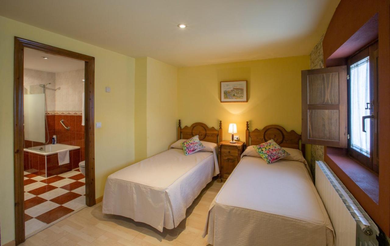 Hotel Rural Los Cerezos De Yanguas Kültér fotó